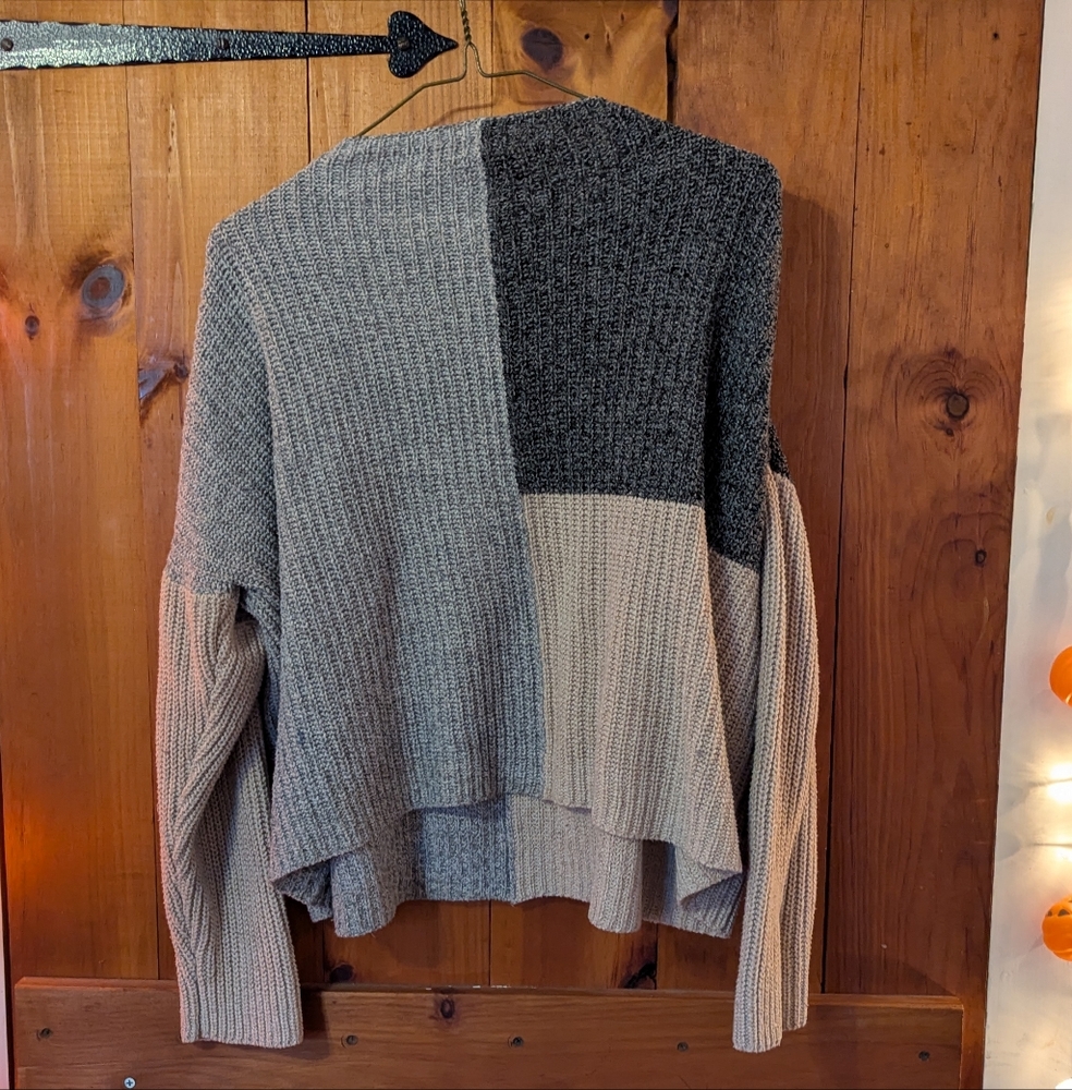 Colorblock Knit Sweater - Picture 2 of 2